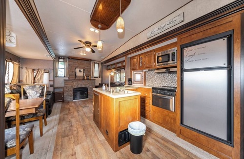 Miller Beach Apartment | Luxury Camper in Dunes | Grill + Fire Pit