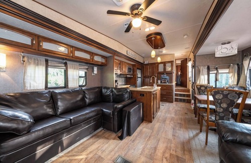Miller Beach Apartment | Luxury Camper in Dunes | Grill + Fire Pit