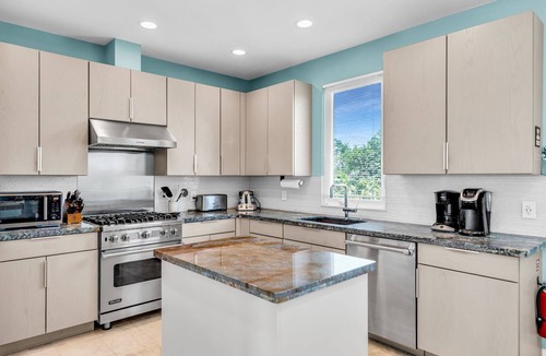 Marathon House | Luxury Canal Home | 70’ Dock, Heated Pool, Viking Kitchen & Ocean Access