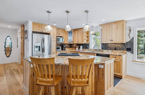 North Eastham House | Luxury Cape Cod Compound-Heated Pool*Outdoor Kitchen*3 Connected Units (2302)