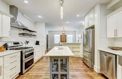 Lincoln Terrace House | 💎Luxury💎Capitol Home 🏡 Slp16 💼 Office & Hot Tub 🛁