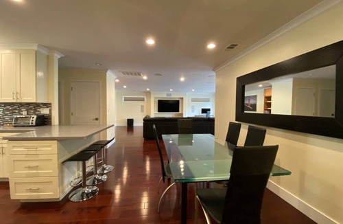 Campbell House | Luxury Carbon Neutral 4-Suite Home w/Pool, Laundry