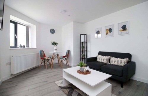 Plasnewydd Apartment | "Luxury Cardiff Oasis"