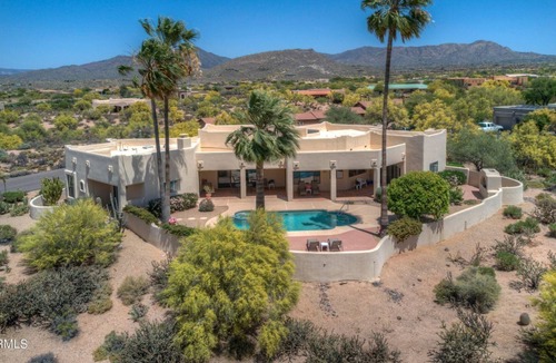 Carefree Rolling Hills House | Luxury Carefree Santa Fe View House On An Acre.