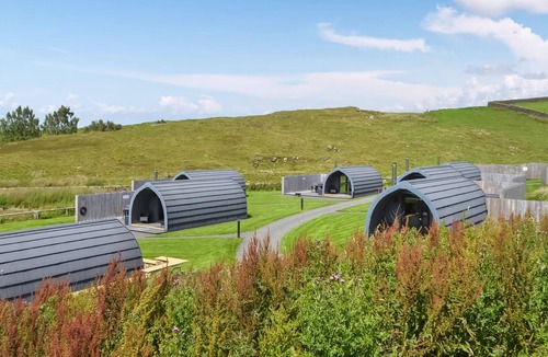 Haltwhistle Cottage | Luxury Castle Pod with Hot Tub