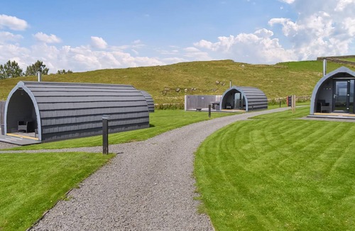 Haltwhistle Cottage | Luxury Castle Pod with Hot Tub