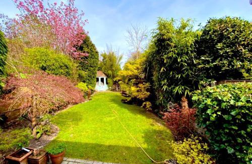 Hale House | Luxury Central Hale living