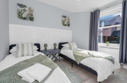 Inveresk Apartment | Luxury Central Hidden Gem