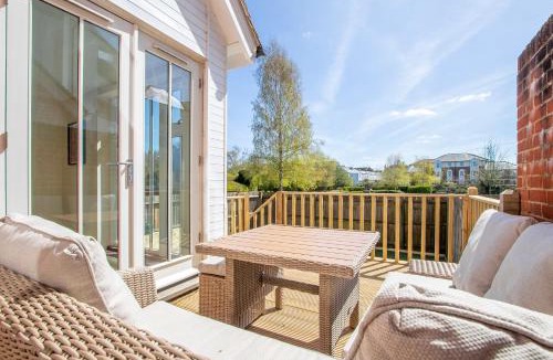 Canterbury House | Luxury Central Home - Superking bed, secure FREE parking