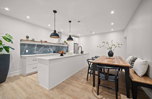 Old Montreal Apartment | Luxury Central Old Port MTL Apt - Notre-Dame
