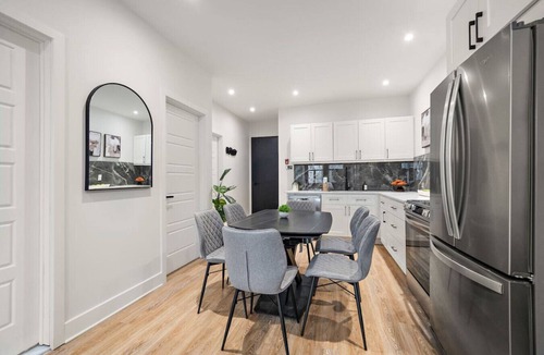 Old Montreal Apartment | Luxury Central Old Port MTL Apt - Notre-Dame