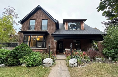 Burlington House | Luxury Century Home Downtown Burlington