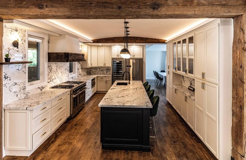 Burlington House | Luxury Chalet, entertain up to 70 people, waterfall, firepit, putting green.