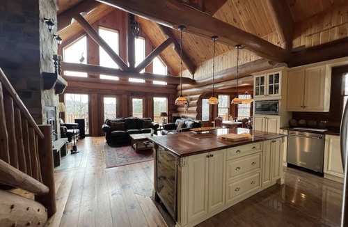 Wentworth Cabin | Luxury Chalet in Laurentiens