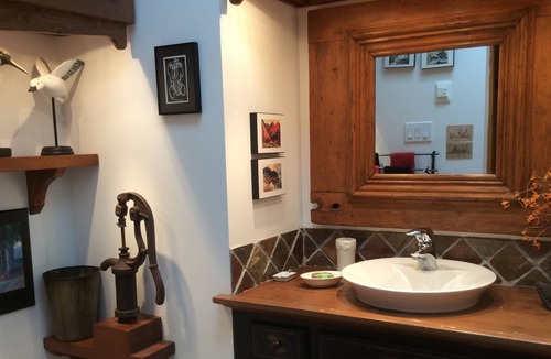 Val-des-Monts Cabin | Luxury Chalet on Lakefront, Sleeps 8, Rhéaume Lake, 35 minutes to Ottawa