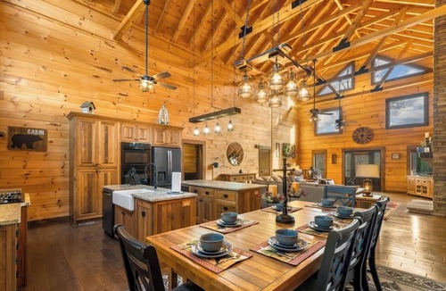 Newport House | Luxury, Chalet with Private Suite, Secluded, and HotTub