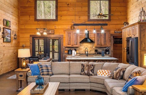 Newport House | Luxury, Chalet with Private Suite, Secluded, and HotTub