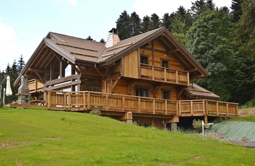 Granges-Aumontzey Ski Chalet | luxury chalet with sauna and jacuzzi