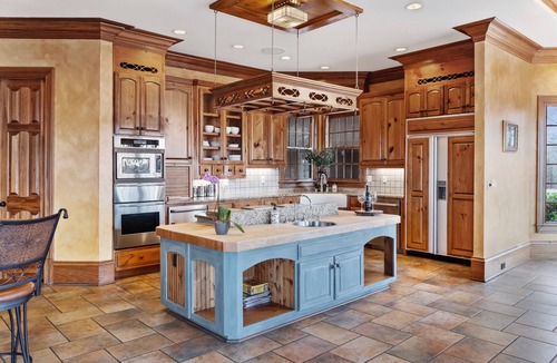 Gainesville House | Luxury Chateau With Soaring Views Over Lake Lanier