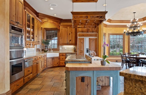 Gainesville House | Luxury Chateau With Soaring Views Over Lake Lanier