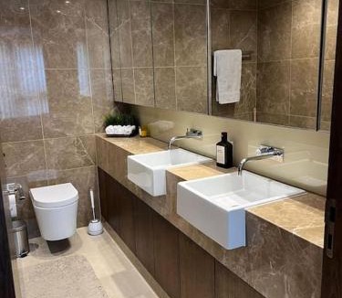 Chelsea Harbour Apartment | Luxury Chelsea Waterfront View