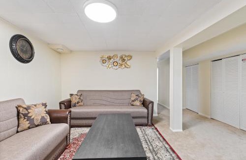 Budlong Woods Apartment | Luxury chicago suite