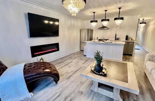 Gainesville Apartment | Luxury City Loft in Gainesville B