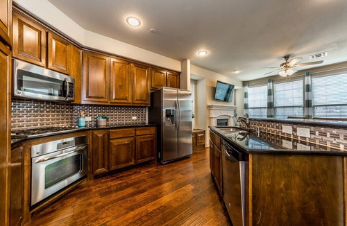 Legacy Park House | Luxury City Townhouse at Shops @ Legacy