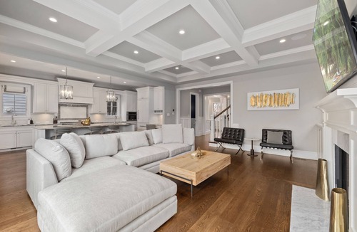 Arlington House | Luxury Clarendon House - w/8 Bedrooms, 6 Bathrooms