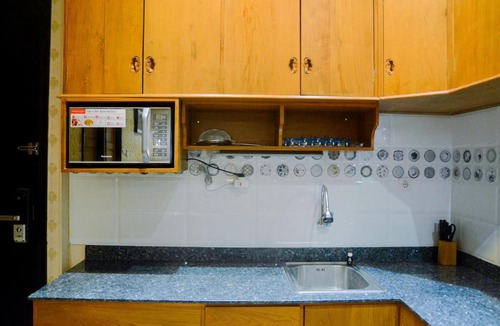 Bendungan Hilir Apartment | Luxury Classic 2BR Sudirman Suites Apartment By Travelio