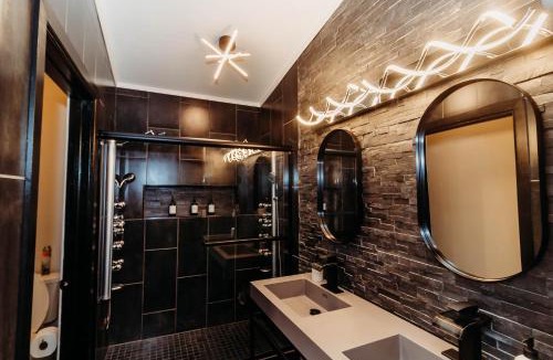 Wellington House | Luxury Cliffside Hammock House