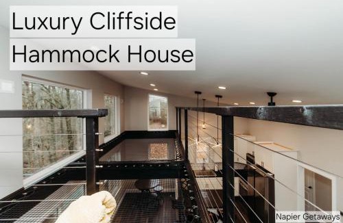 Wellington House | Luxury Cliffside Hammock House