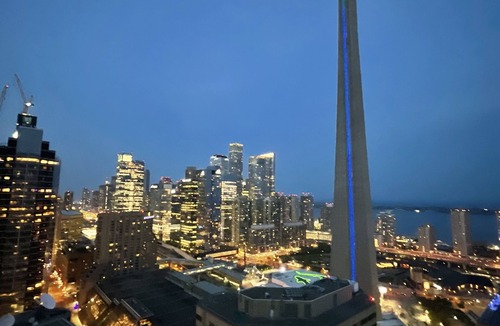 Toronto Entertainment District Condo | Luxury CN Tower Condo in the Heart of Toronto