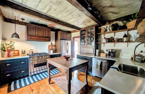 Surry House | Luxury Coastal Cottage