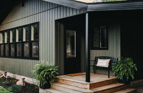 Zurich Cottage | Luxury Coastal Cottage with Hot Tub