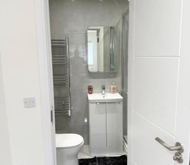 Botwell Apartment | Luxury, comfort and Elegant Home