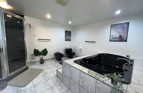 Brossard House | Luxury comforts getaway home