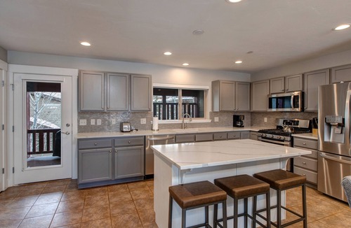 Bear Hollow Village House | Luxury Community Amenities, Prime Location, Hot Tub + BBQ! Free Shuttle