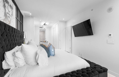 Griffintown Condo | Luxury condo all furnished in the heart of Montreal