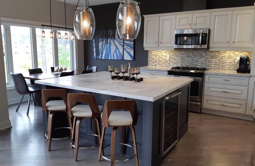 Collingwood Villa | Luxury Condo for 4 month Summer Rental on Golf Course