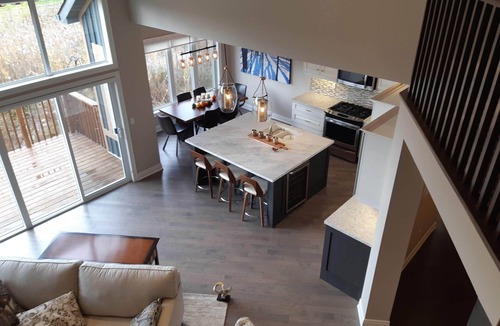 Collingwood Villa | Luxury Condo for 4 month Summer Rental on Golf Course