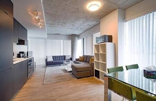 Old Town Condo | Luxury Condo Great Location + Gym + Pool + Sauna