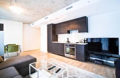 Old Town Condo | Luxury Condo Great Location + Gym + Pool + Sauna