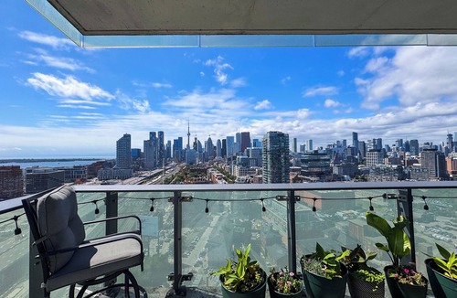 Downtown Toronto Apartment | Luxury condo in Downtown Toronto