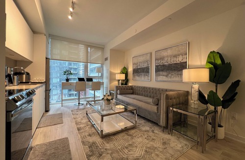 Fashion District Condo | Luxury Condo King West Entertainment District