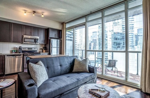 Toronto Entertainment District Apartment | Luxury Condo Living