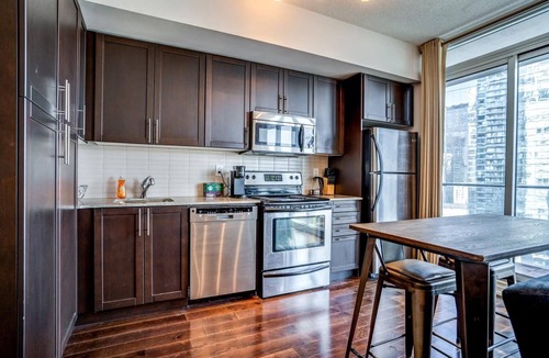 Toronto Entertainment District Apartment | Luxury Condo Living