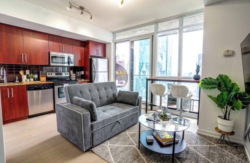 Toronto Entertainment District Apartment | Luxury Condo Living Downtown Toronto