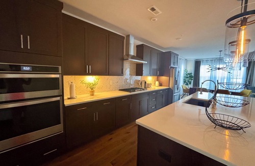 Chantilly Condo | Luxury Condo near Dulles Tech Corridor