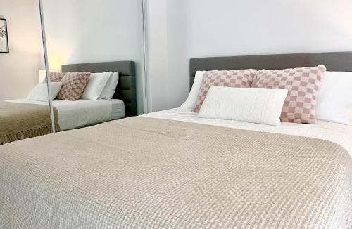 Bay Cloverhill Apartment | Luxury Condo on Bay Street